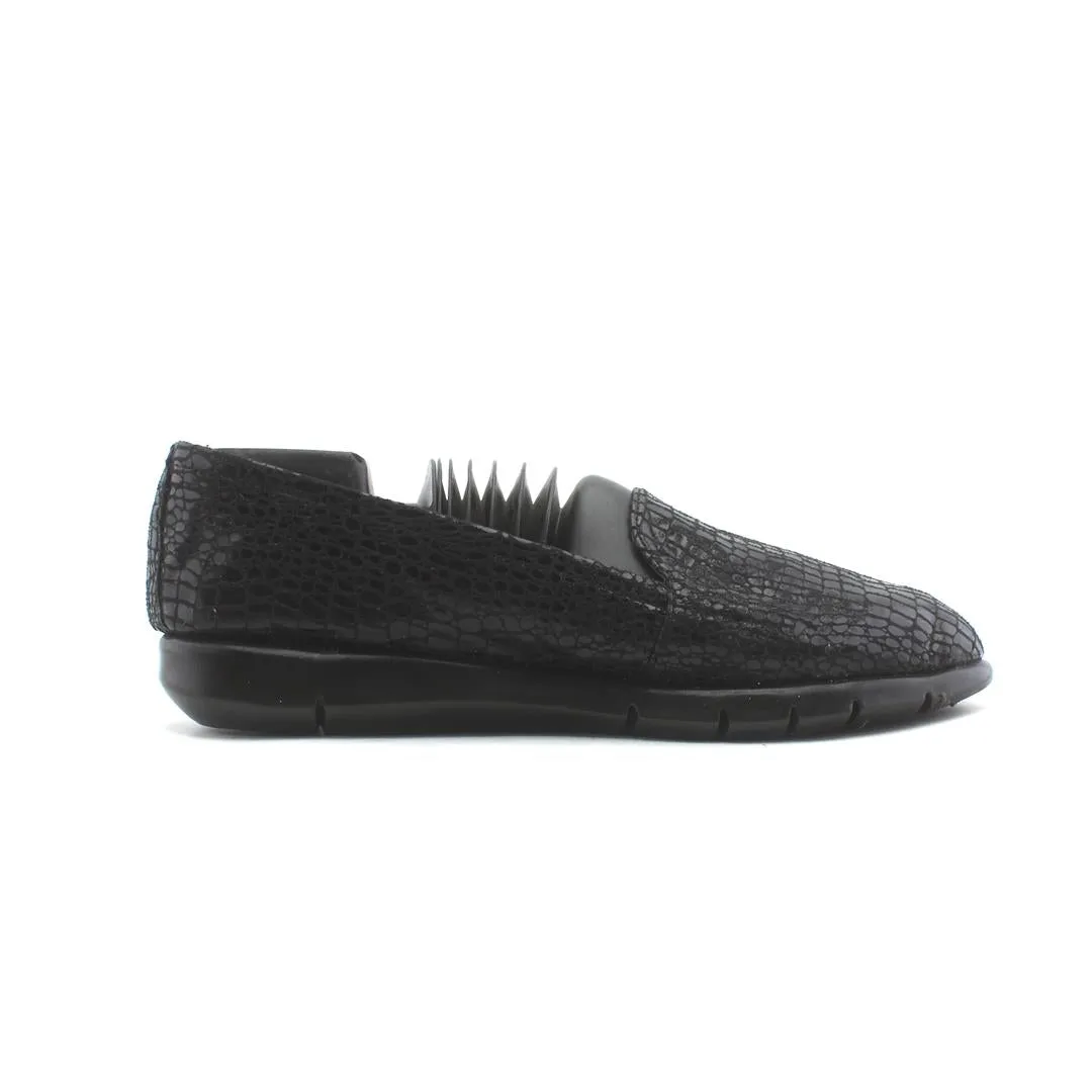 AEROSOLES STITCH N TURN
