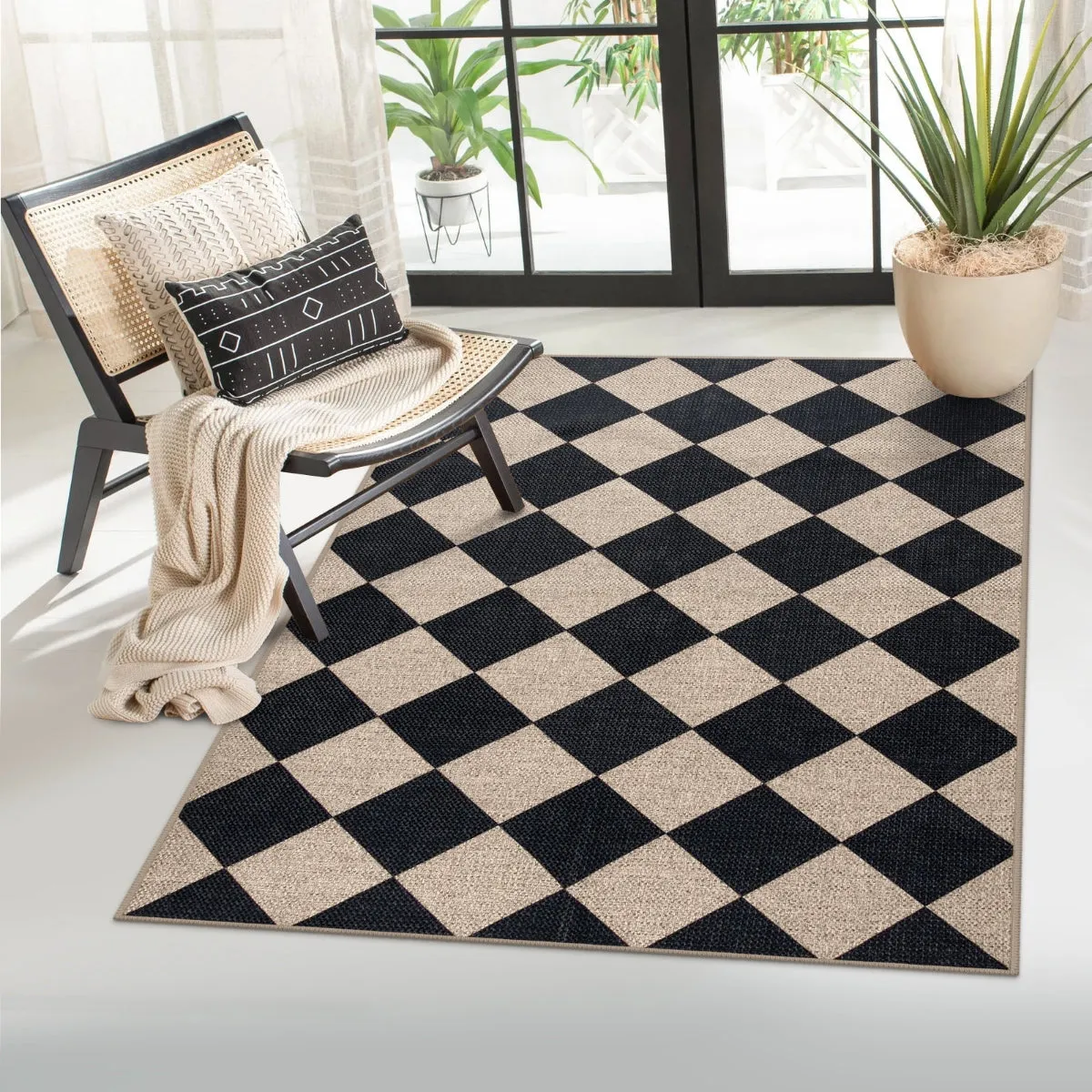 Coline Washable Geometric Checkered Easy Jute Black Area Rug