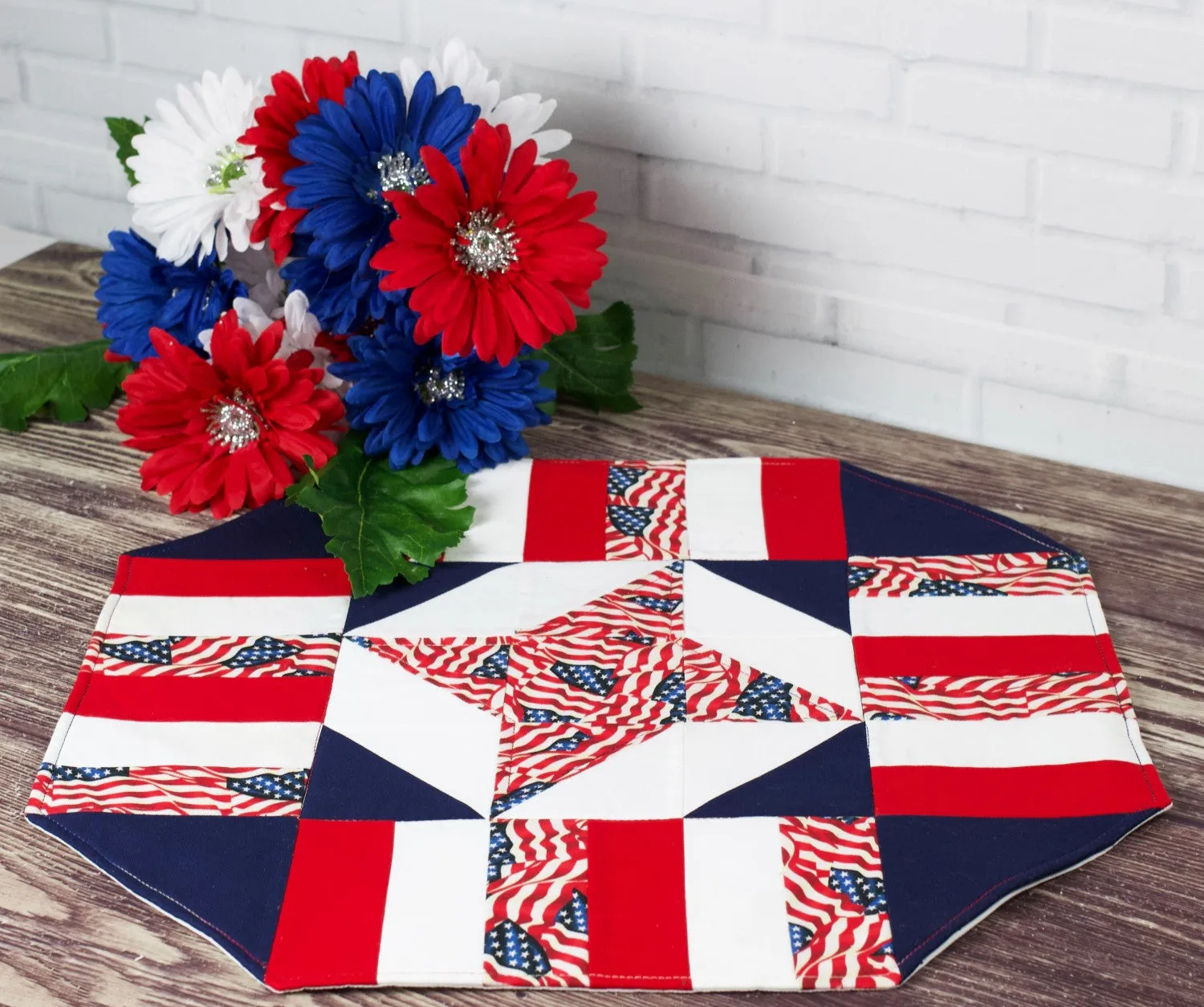 Easy Patriotic Table Topper Pattern