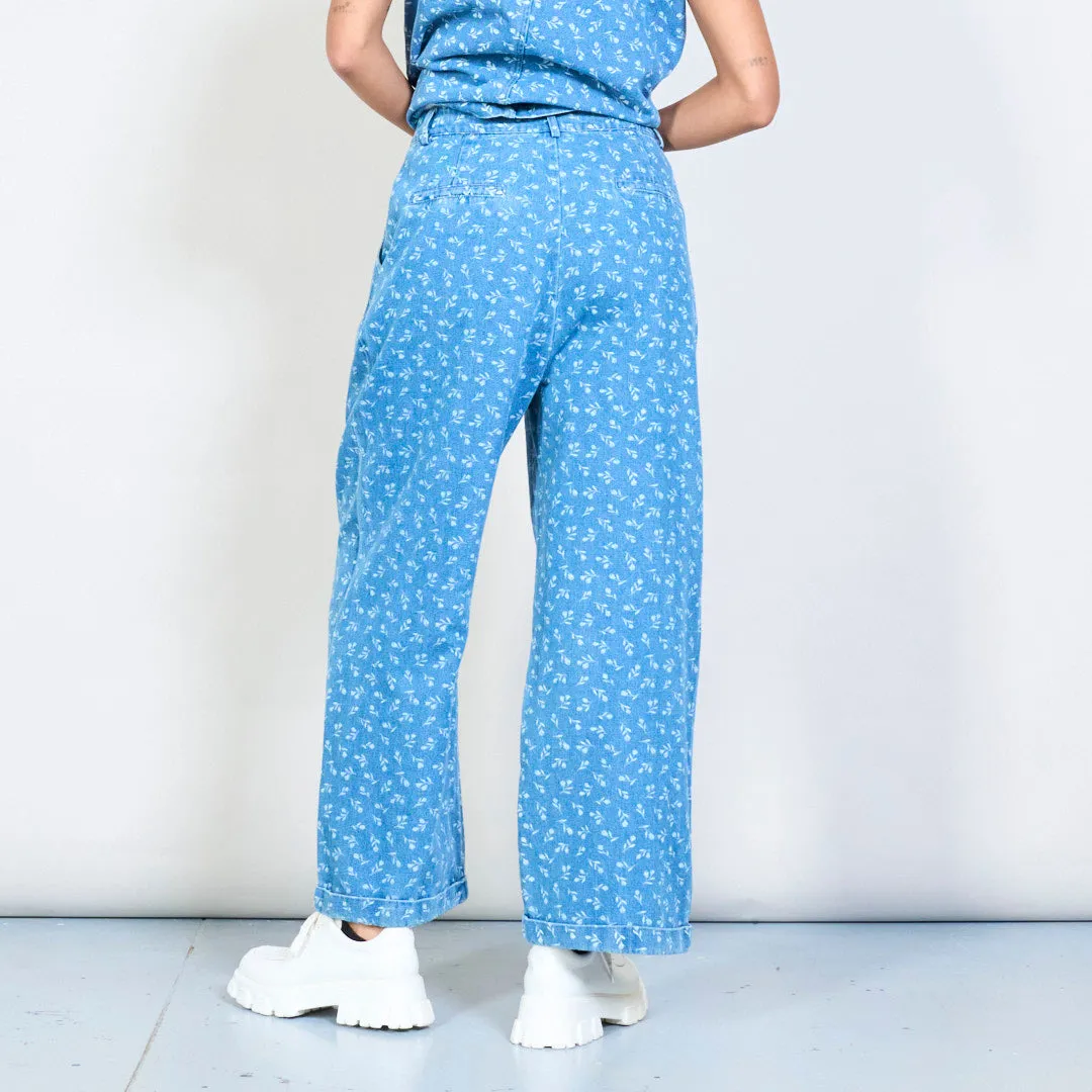 Floral print tapered denim pants