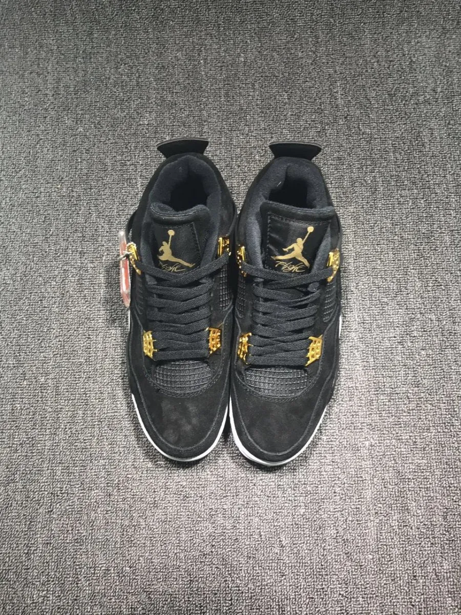 JORDAN 4 x ROYALTY