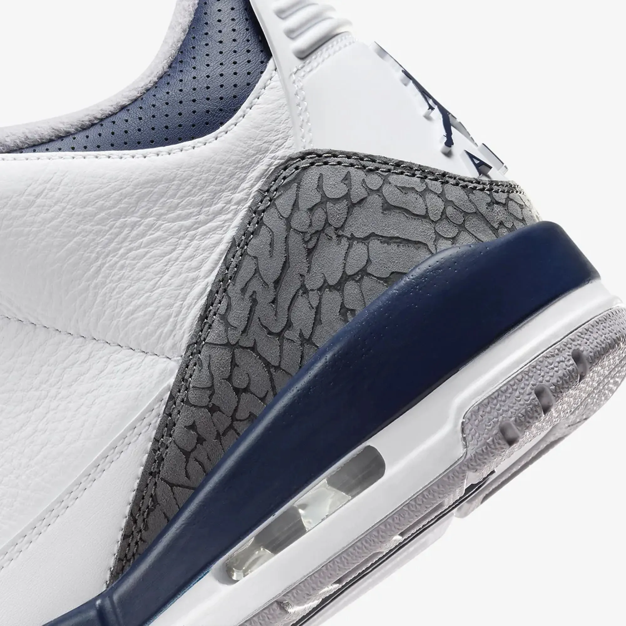 Jordan | AIR JORDAN 3 RETRO  { WHITE/MIDNIGHT NAVY-CEMENT GREY-BLACK