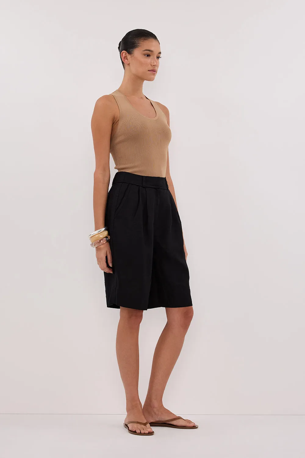 KAYLA BLACK LINEN BERMUDA SHORT