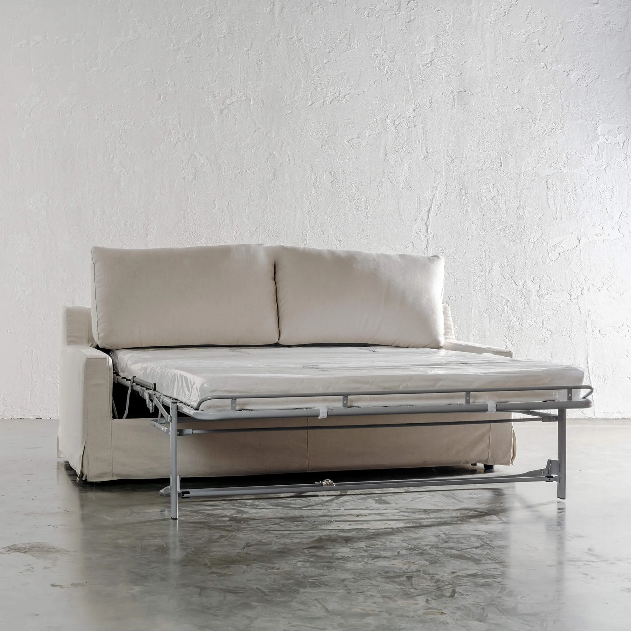 LEGATO 3 SEATER SOFA BED  |  BERKSHIRE NATURAL